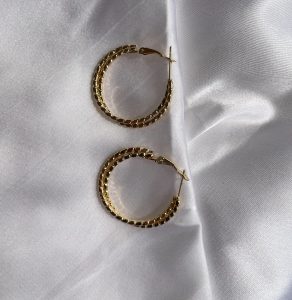 Sparkling Round Hoops details