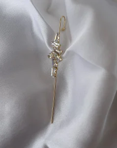 shiny sparkeling ear cuffs details