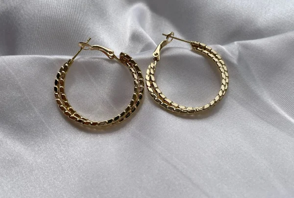 Sparkling Round Hoops front