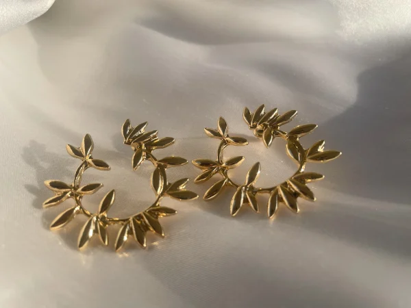 golden small leaves earrings